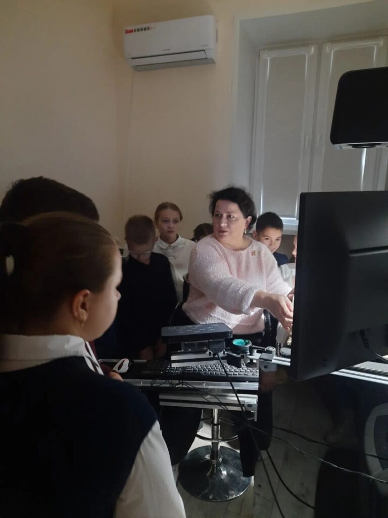Экскурсия по архиву «Познавательное и интересное» для учащихся двух групп 5-х классов МБОУ СОШ №1. 25.09.2026 г.