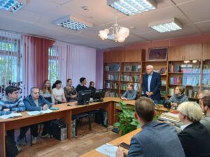 1 октября 2026 года в Государственном архиве Брянской области состоялся круглый стол «Сохранение исторической памяти о Великой Отечественной войне 1941-1945 гг. в исследованиях участников проекта «Архивный десант»». Встреча организована совместно с факультетом истории и международных отношений Брянского государственного университета имени академика И. Г. Петровского.