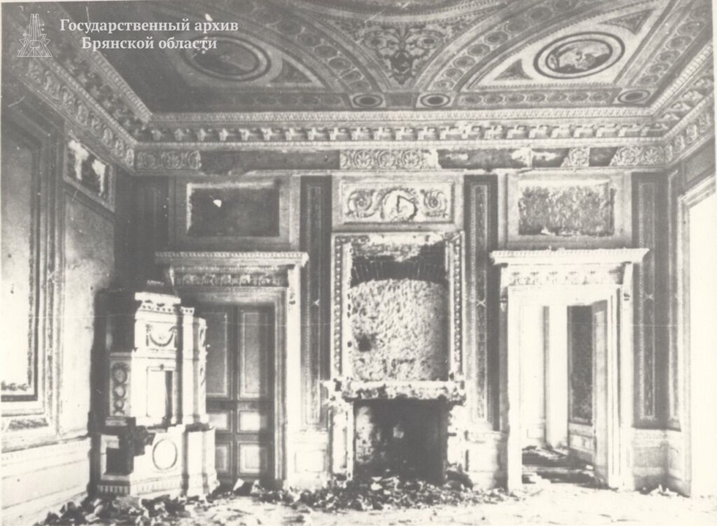 Главная гостиная дворца в с. Ляличи. ГКУ БО ГАБО. №1571. Позитив